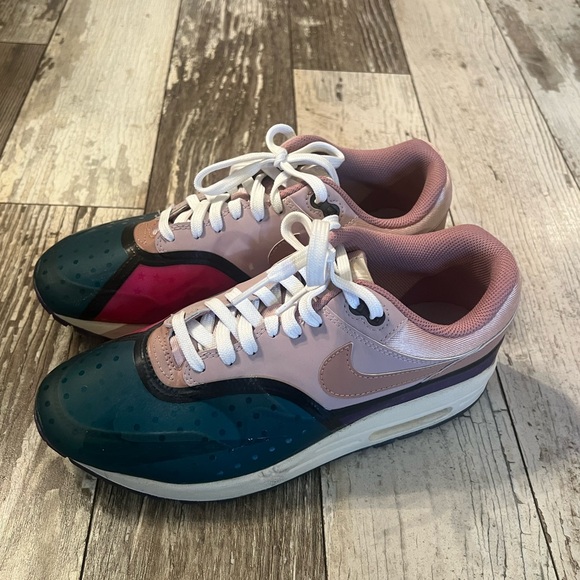 NIKE Air Max size 9.5 - Picture 3 of 5